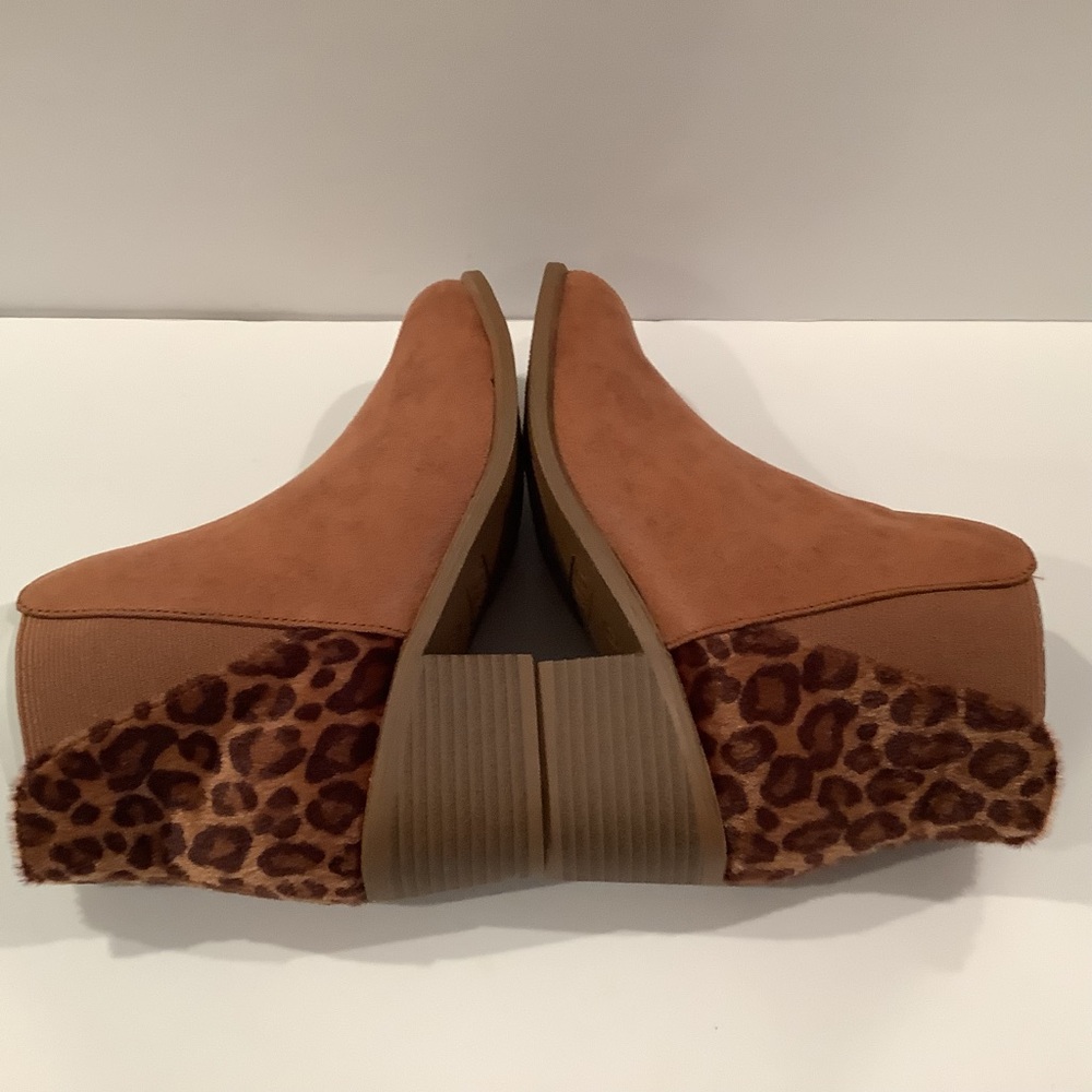 NWT Girl’s Paste Chestnut Color Ankle Boots. Size 3M. - Picture 8 of 13